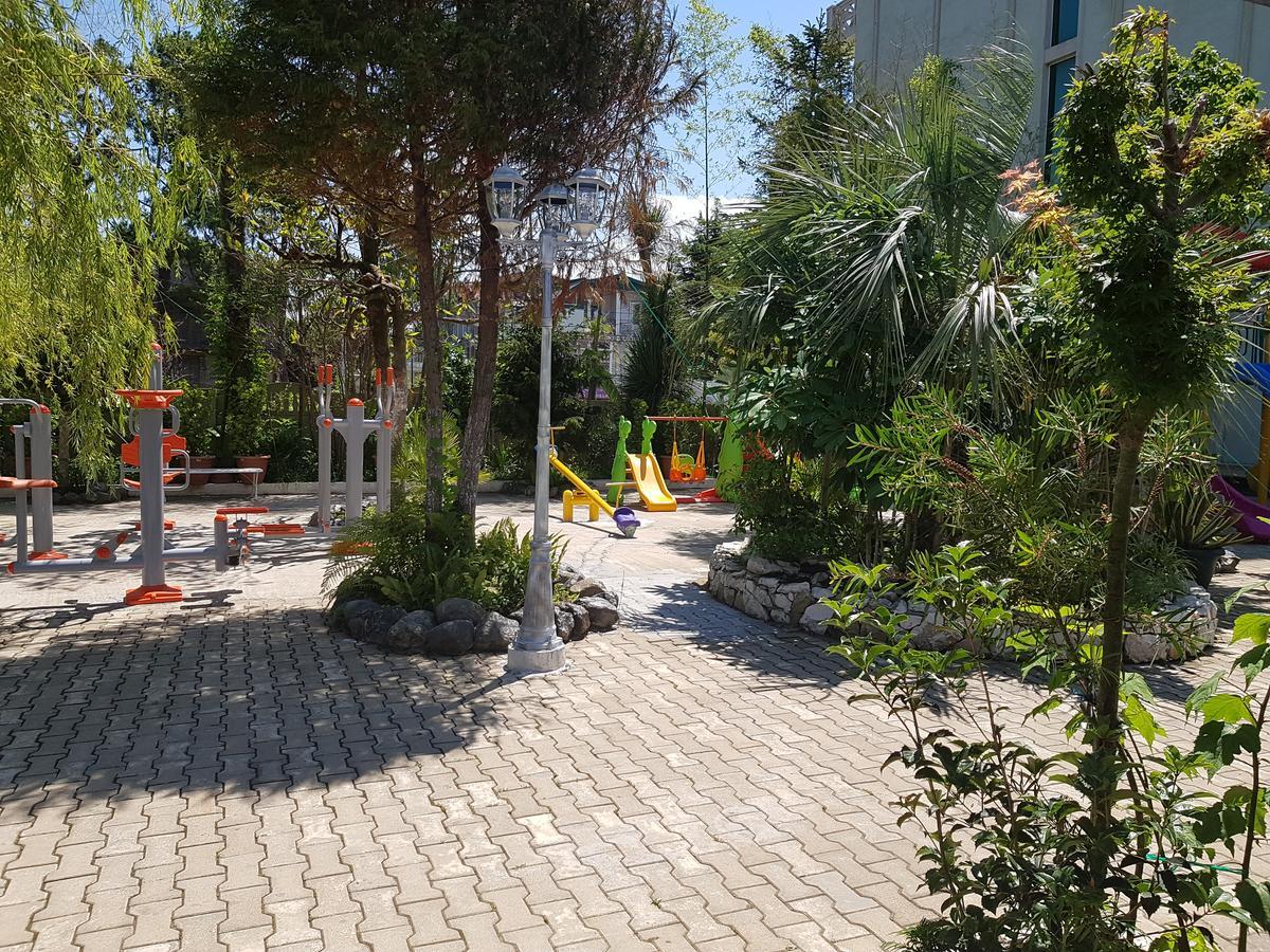 National Hotel Kobuleti Εξωτερικό φωτογραφία